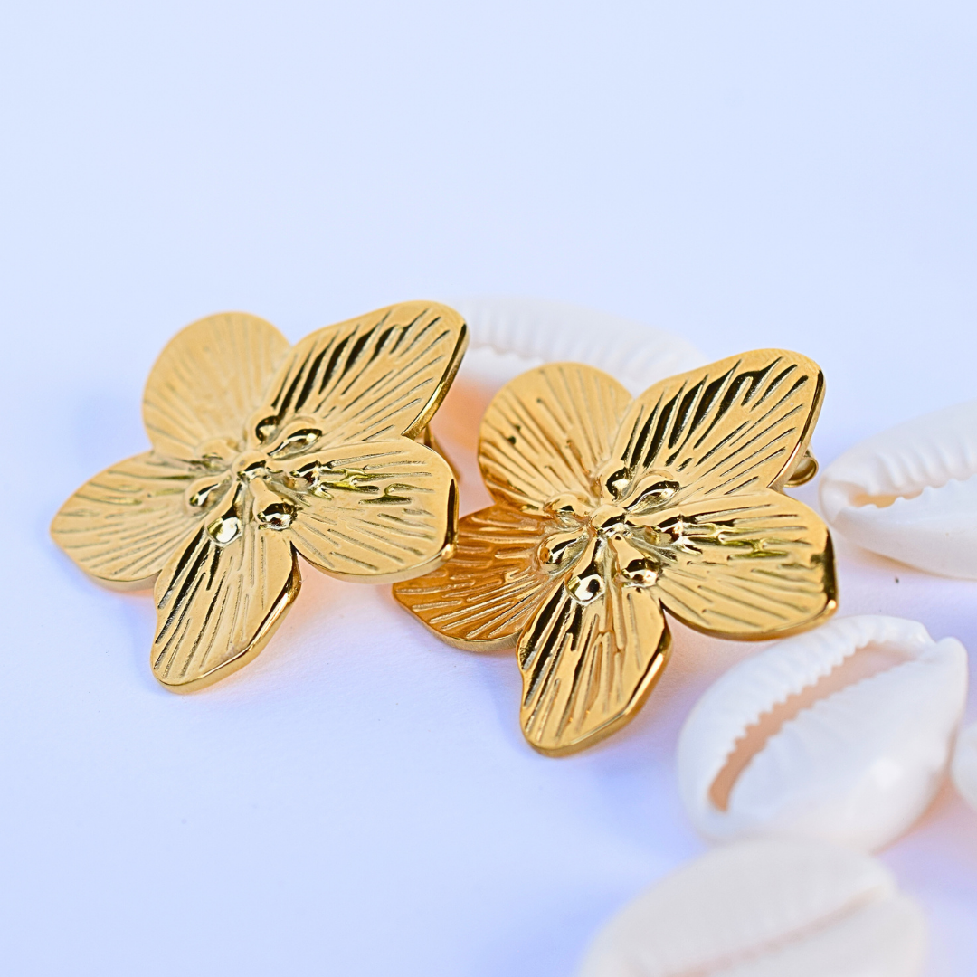 Oversized flower studs - Gold