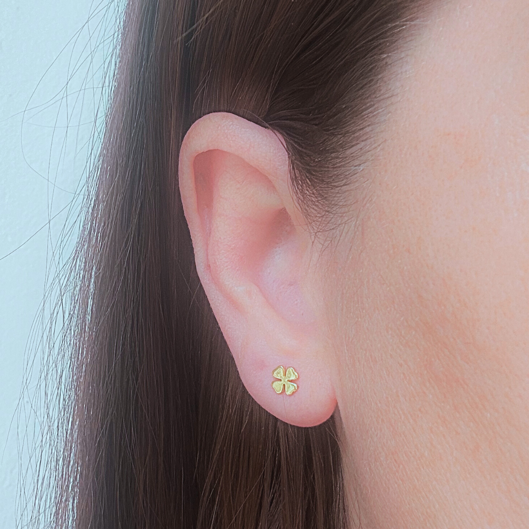Four leaf clover studs - Gold