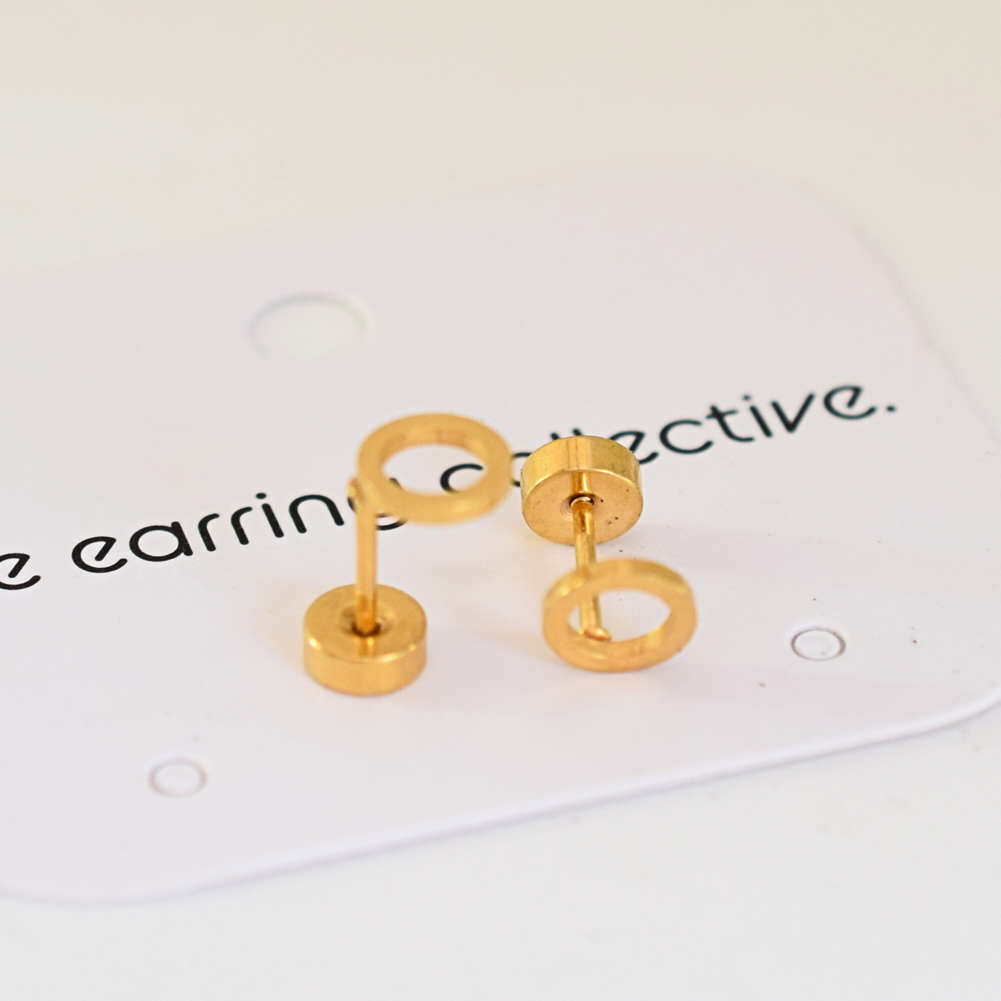Hollow circle studs - Silver
