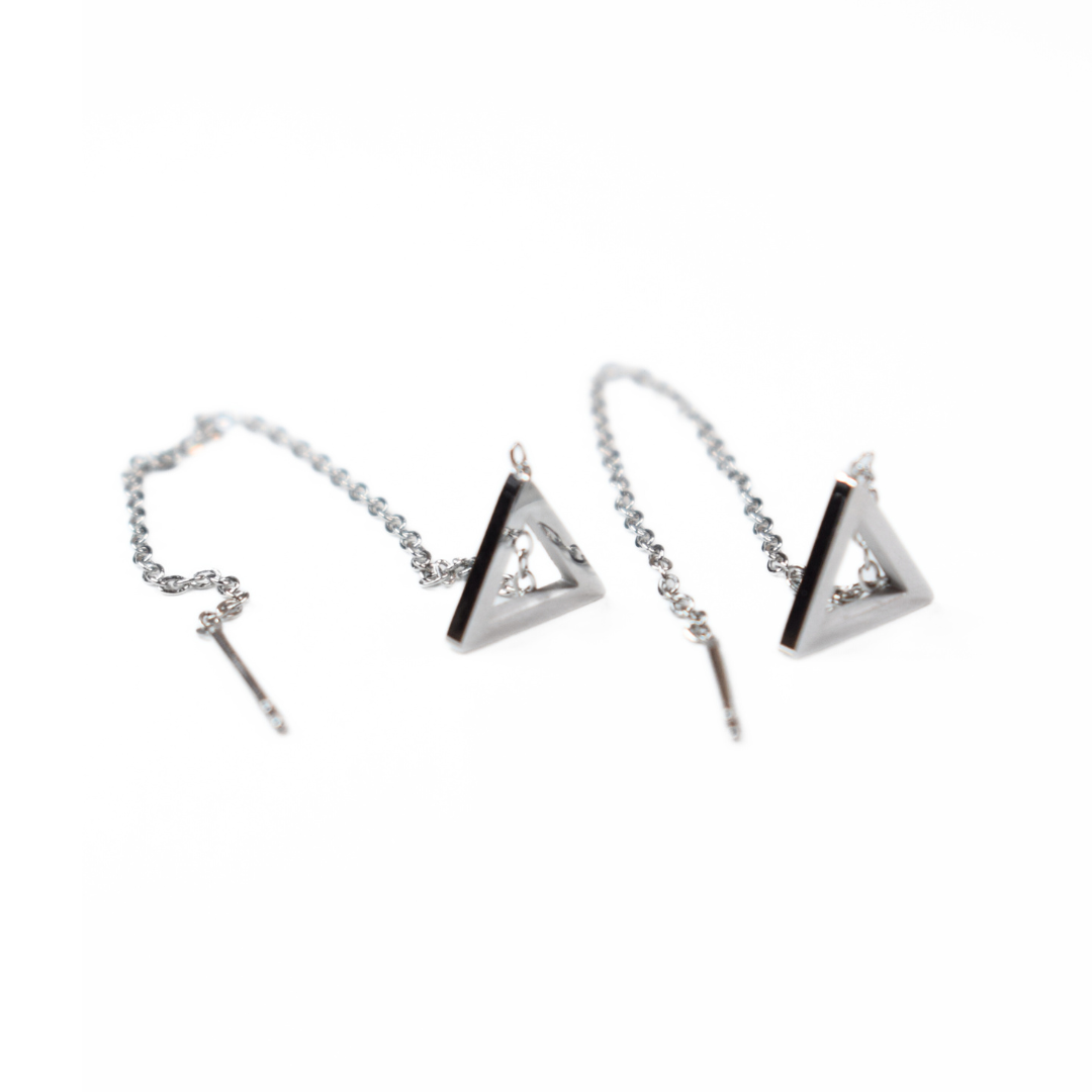 Thread through triangle chained stud - Silver - TheEarringCollective
