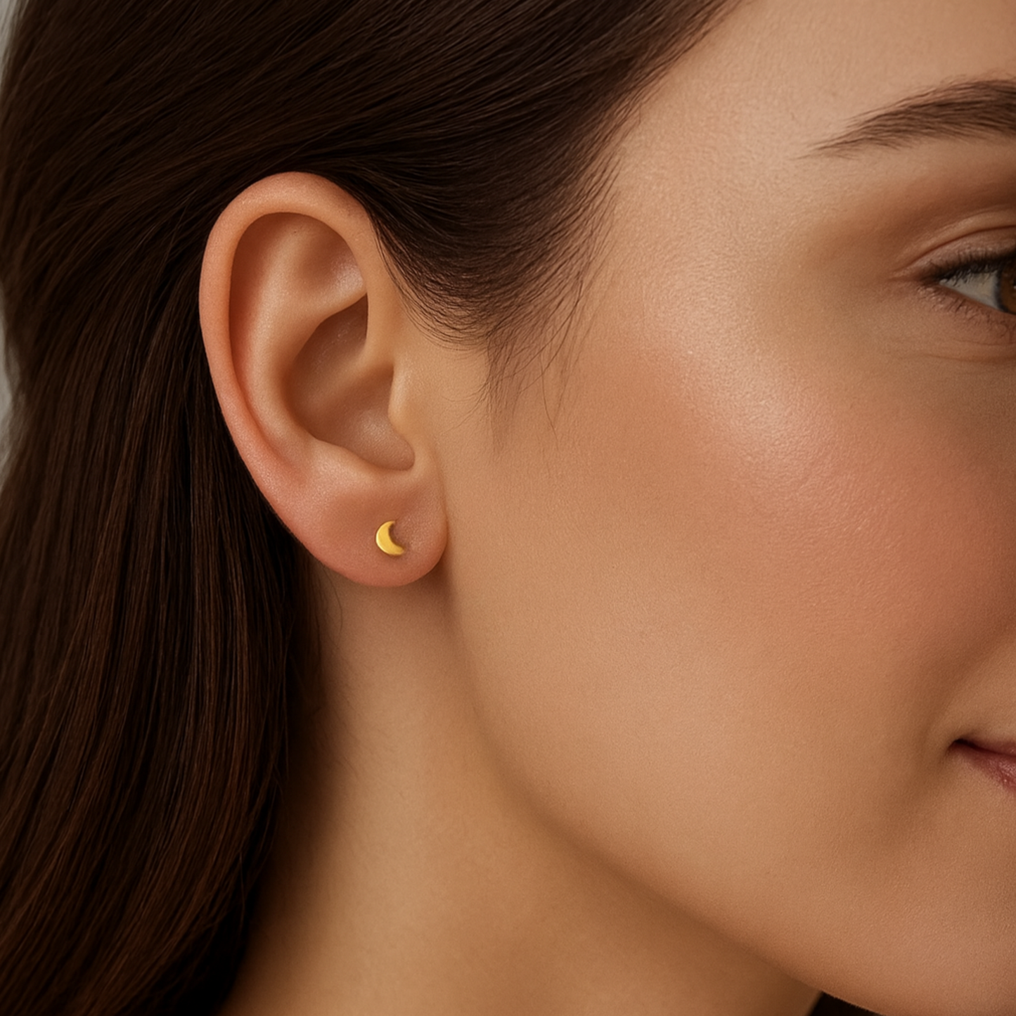 Tiny moon studs - Gold