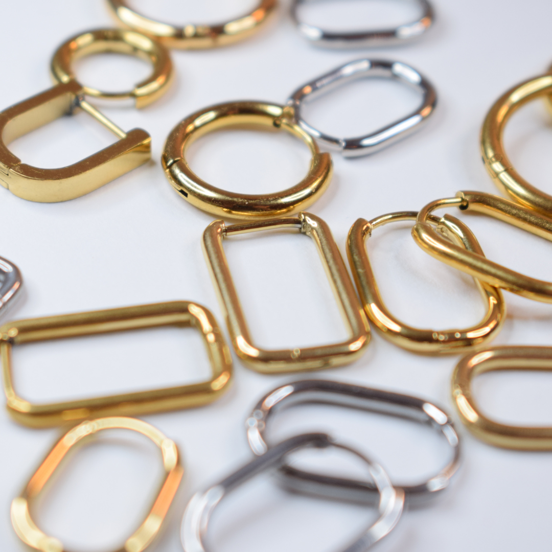 16mm Thin oval hoop - Gold - TheEarringCollective