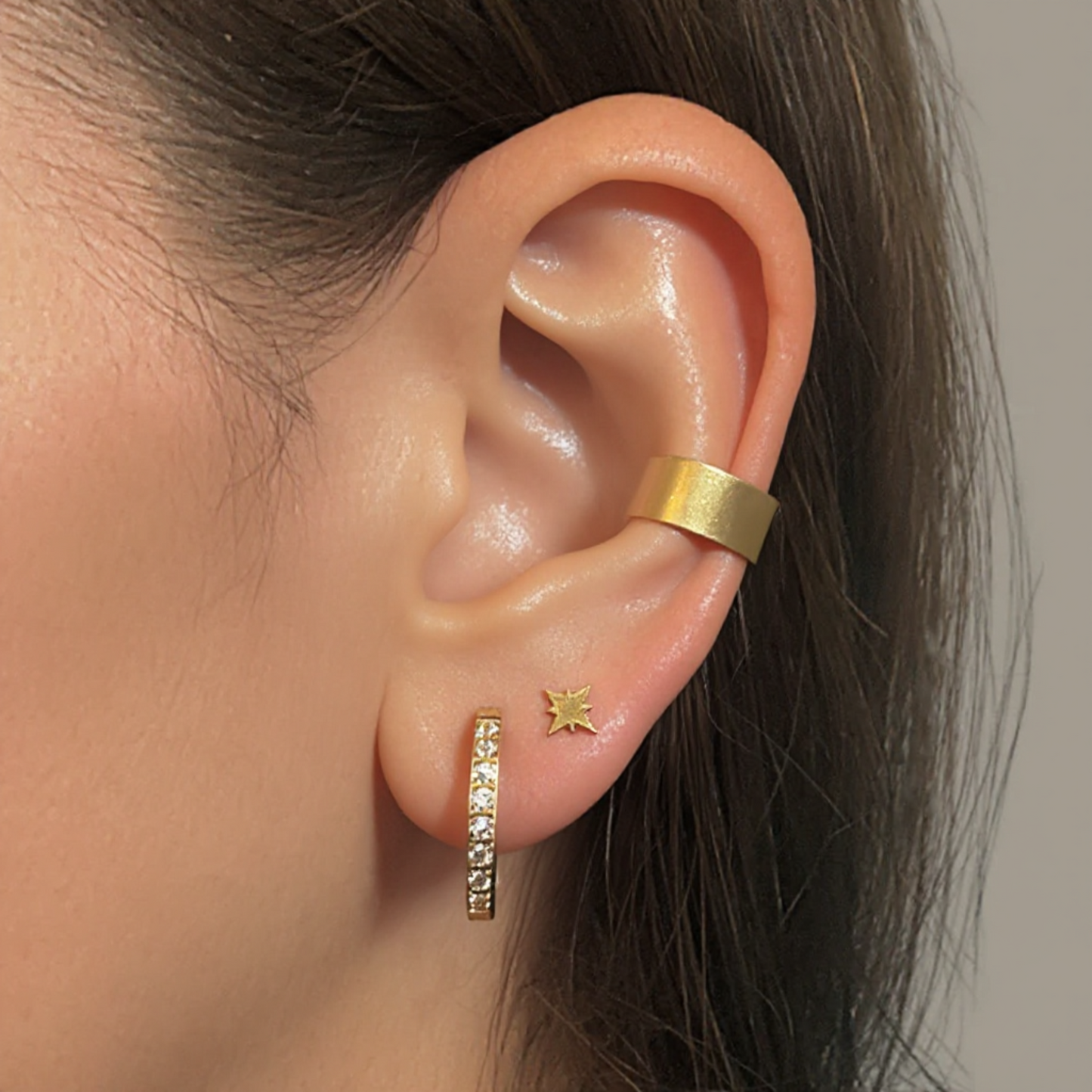 Tiny North star studs - Gold