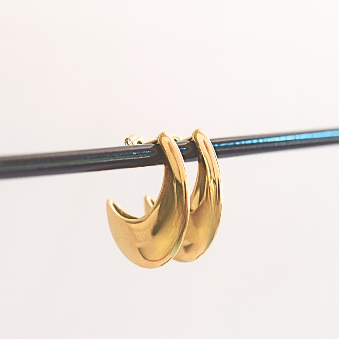 Scooped hoops - Gold
