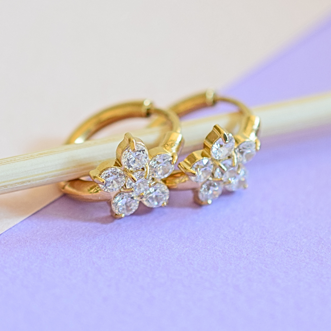 Diamond style flower hoops - Gold