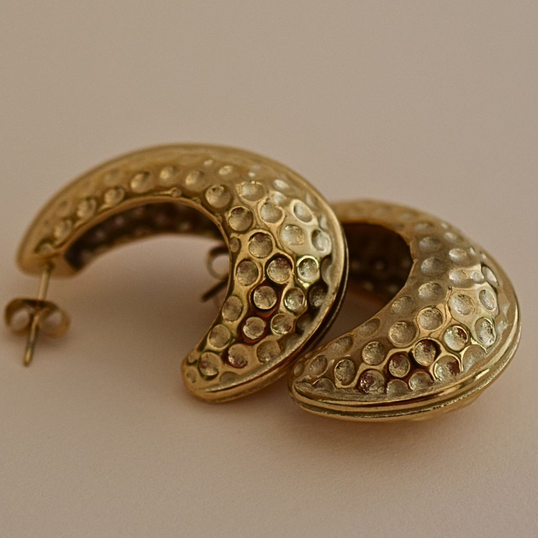 Hammered hoops - Gold