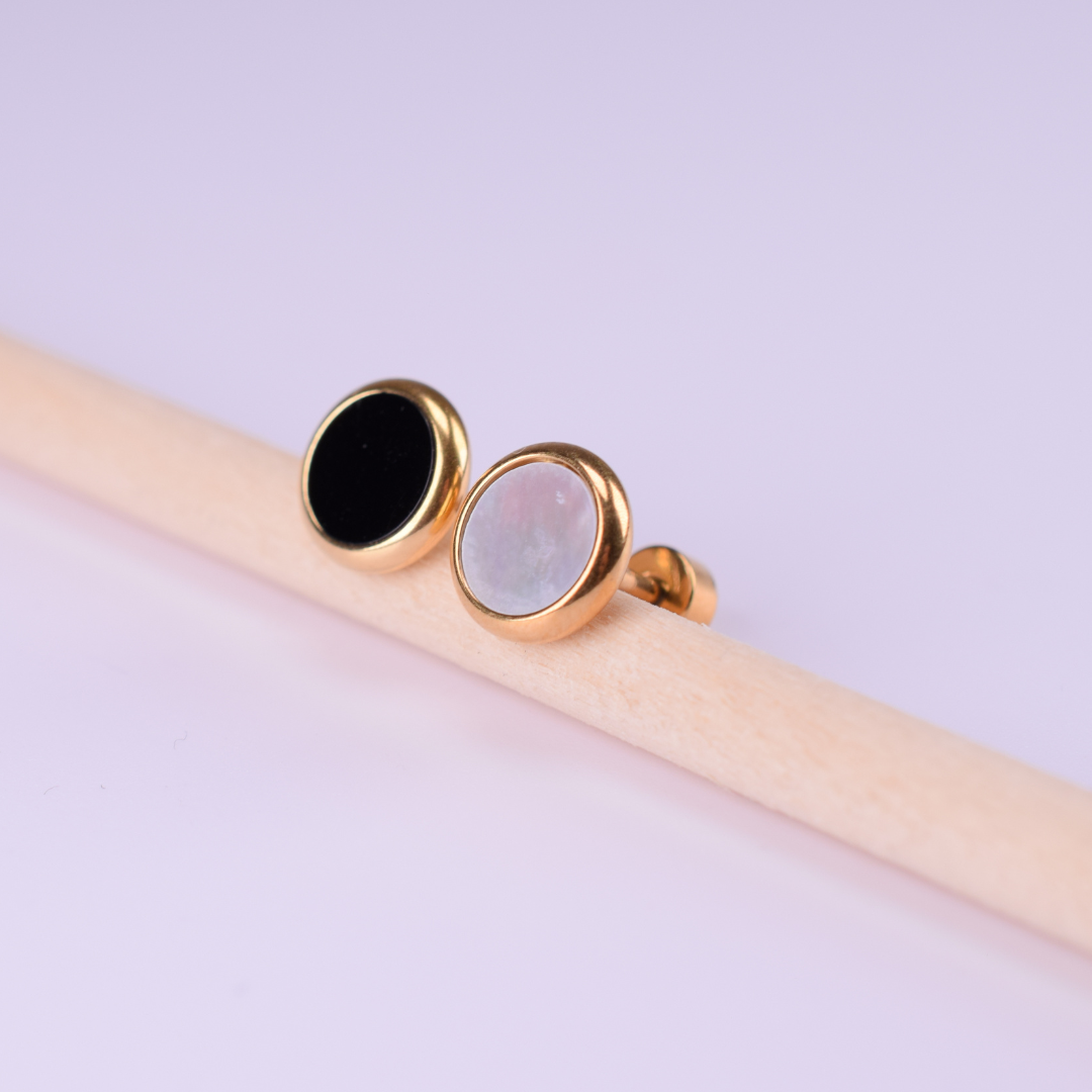 8mm Black circle studs - Gold - TheEarringCollective