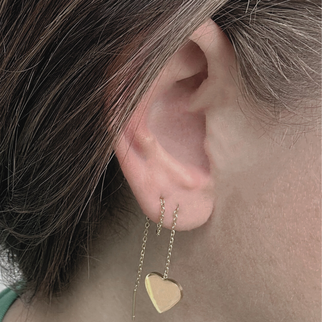 Thread through heart chained stud - Gold - TheEarringCollective