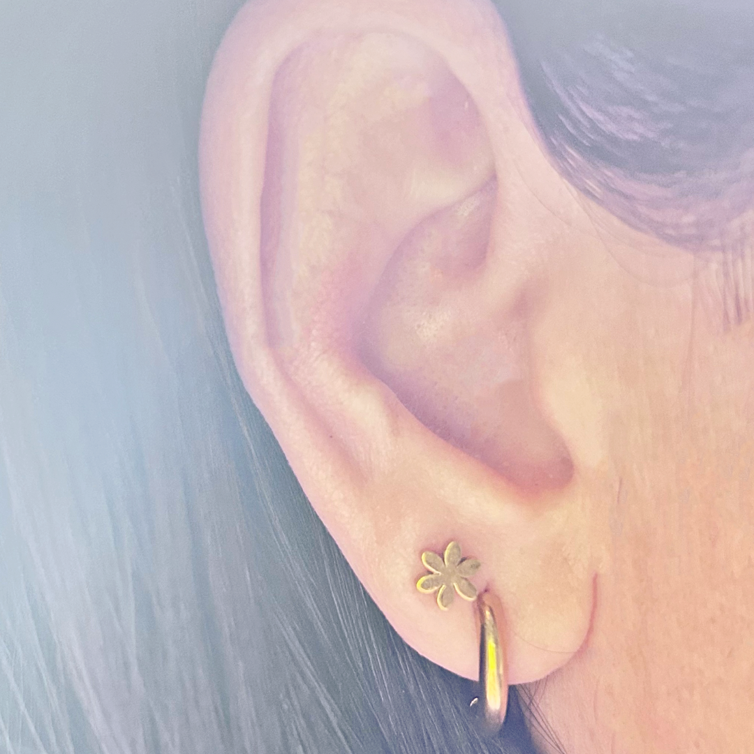 Daisy studs - Silver - TheEarringCollective
