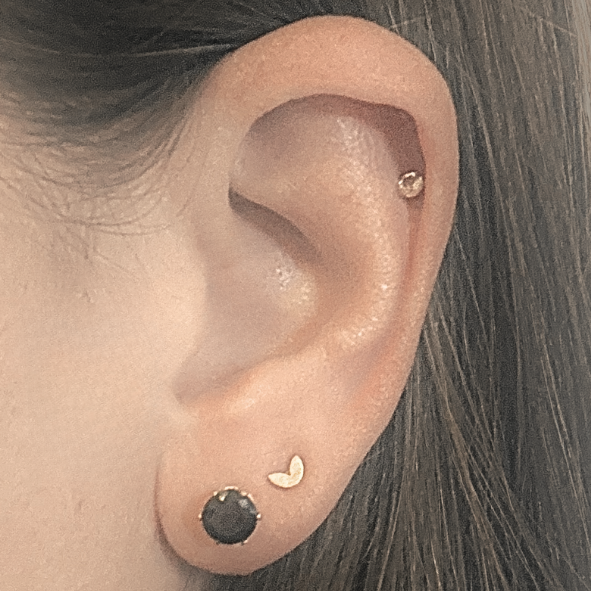 Tiny leaf studs - Gold