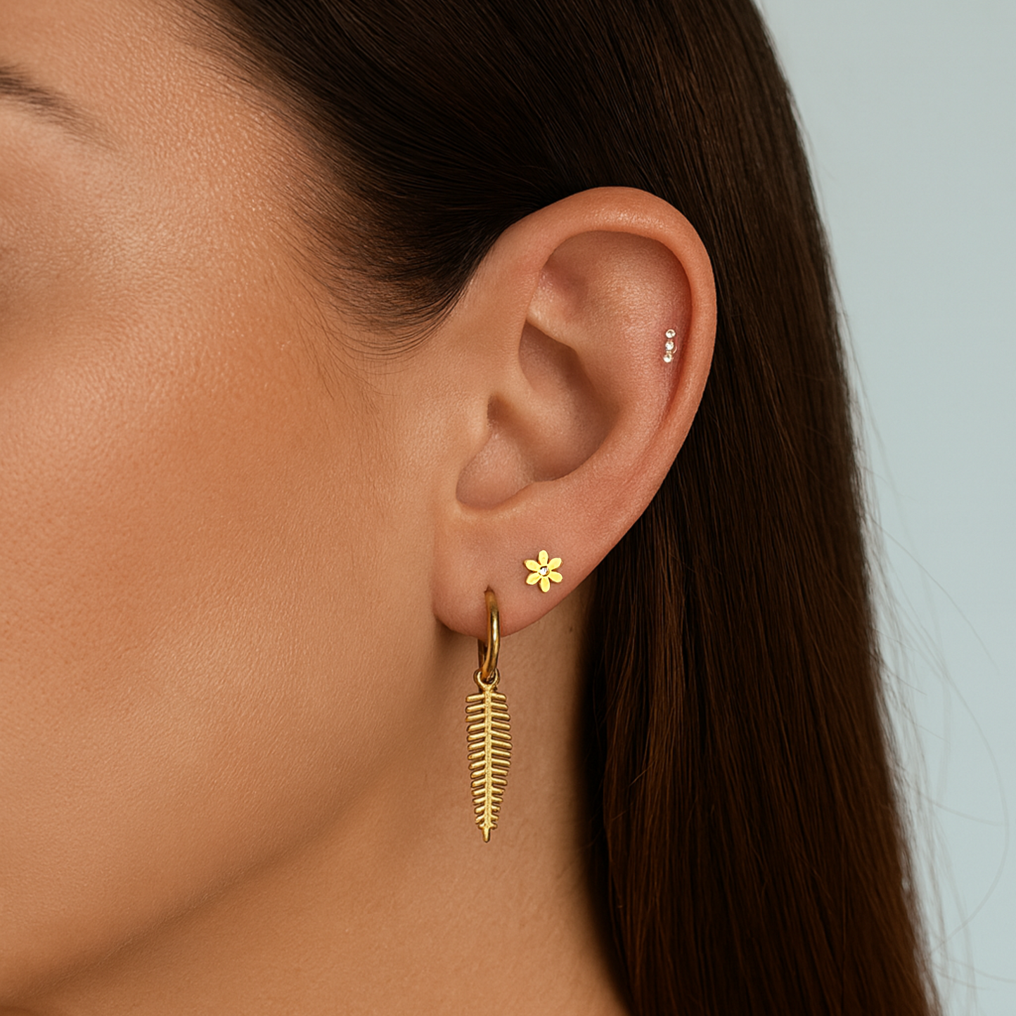 Diamond style daisy studs - Gold