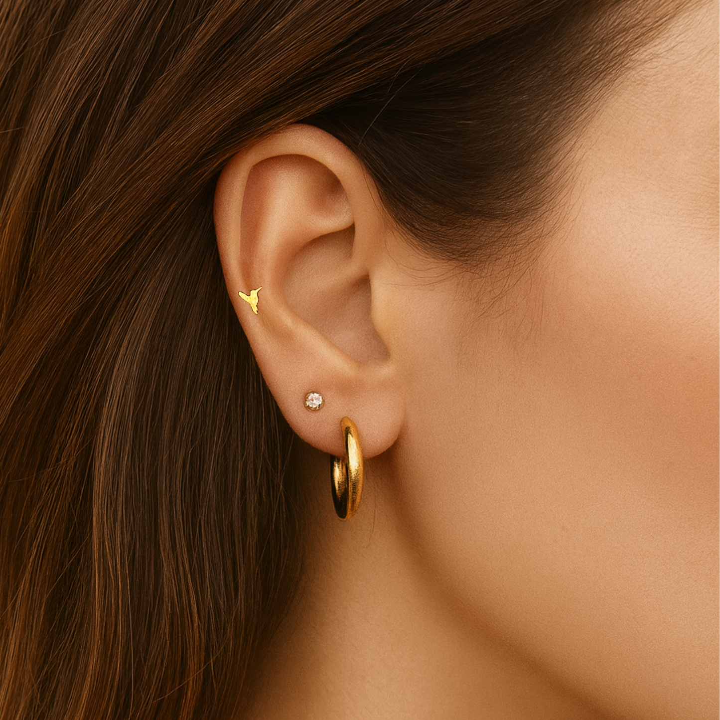 Tiny hummingbird studs - Gold