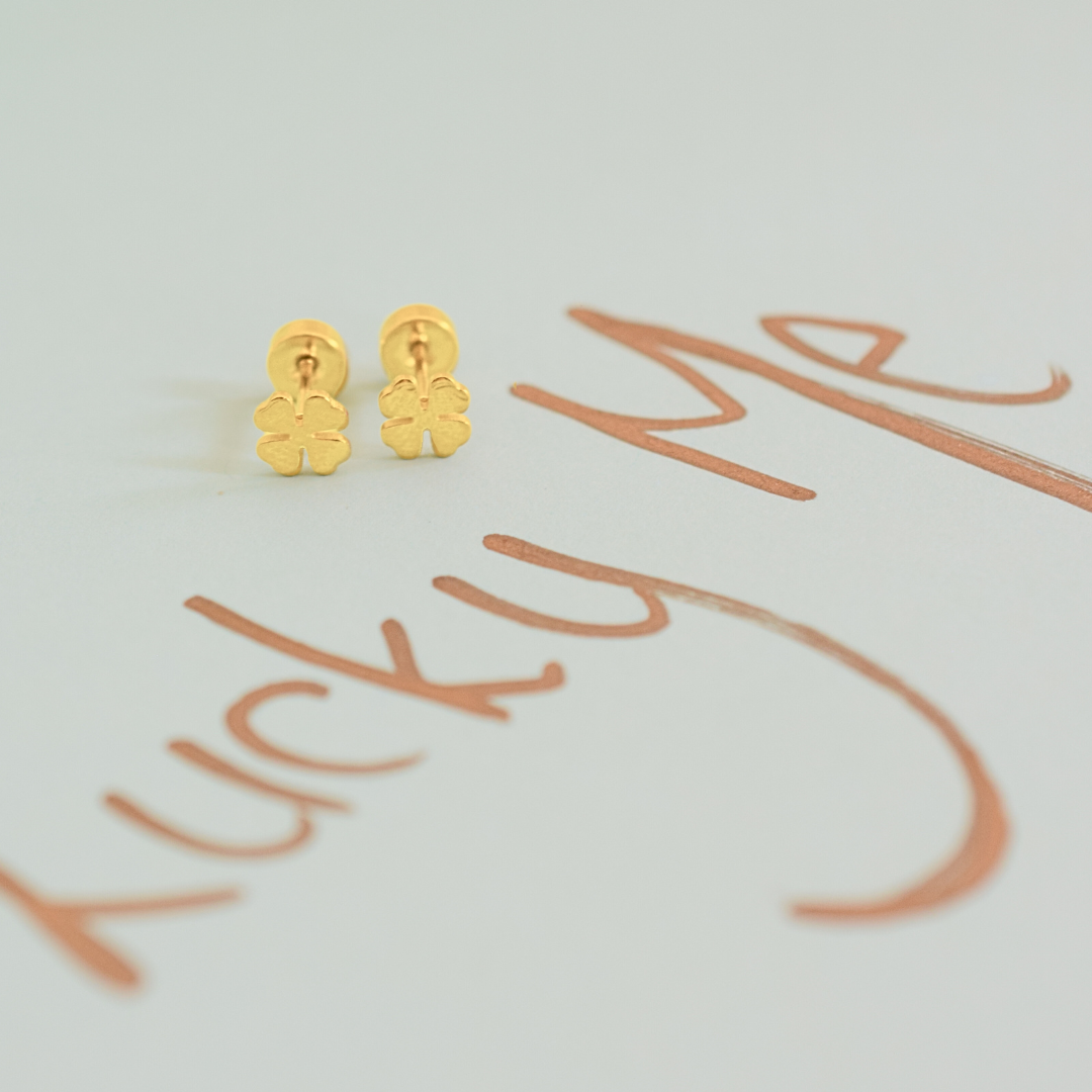 Four leaf clover studs - Gold