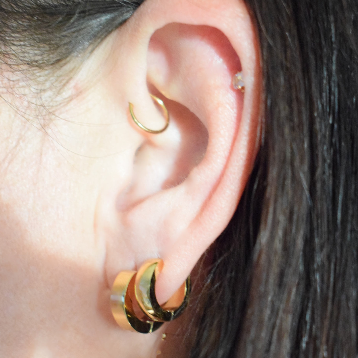 10mm edged hoops - Gold - TheEarringCollective