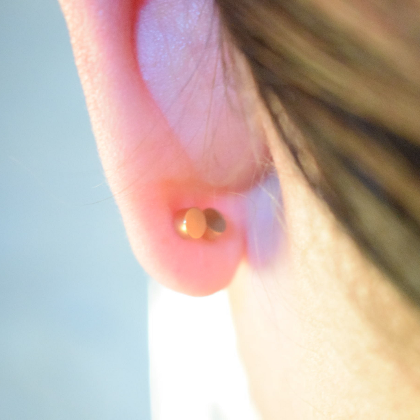 Tiny Diamond studs - Gold - TheEarringCollective