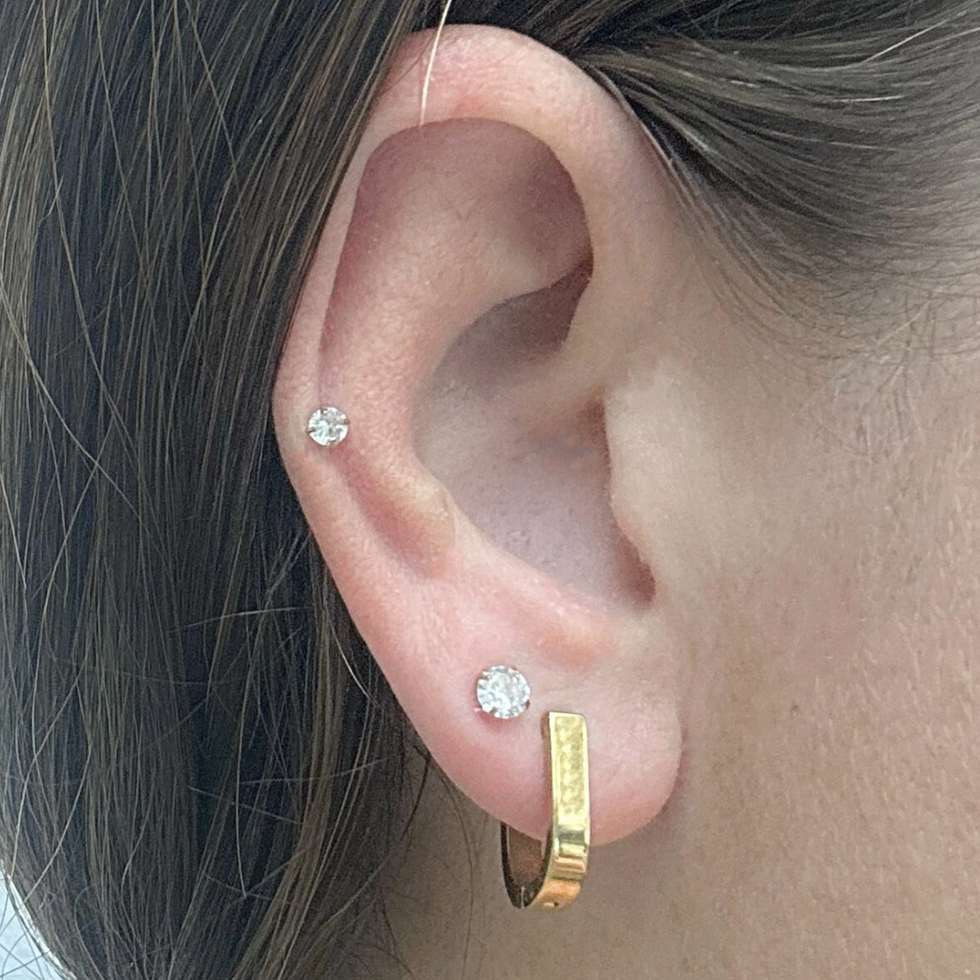 Baby Diamond studs - Gold - TheEarringCollective