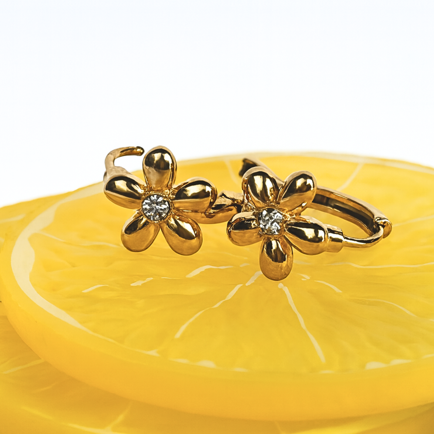 10mm flower hoops - Gold