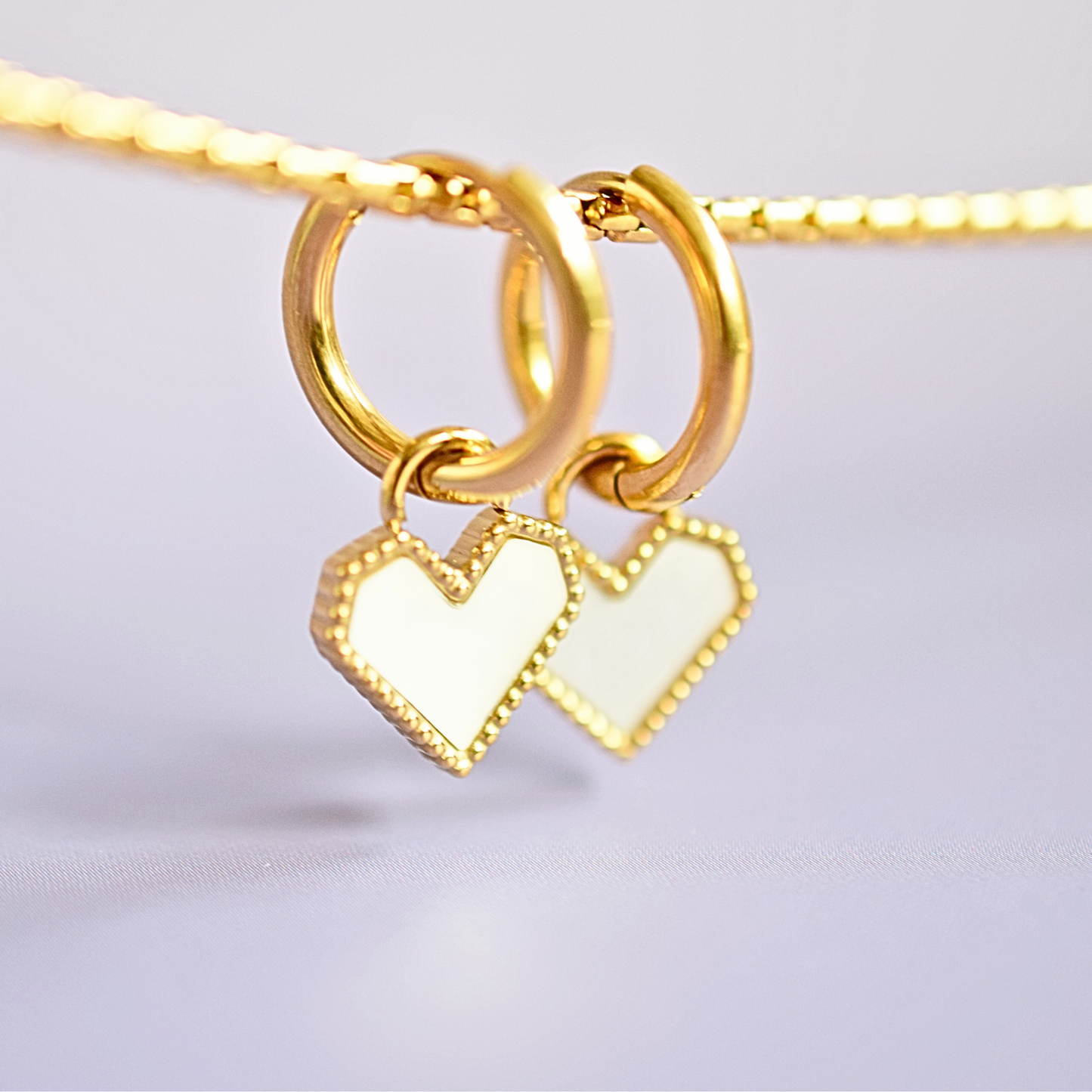 Shell heart charm hoops - Gold