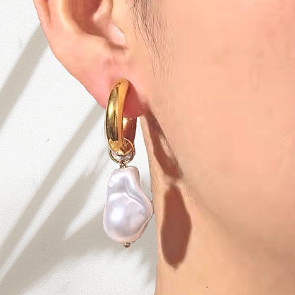 Baroque pearl style hoops - Gold