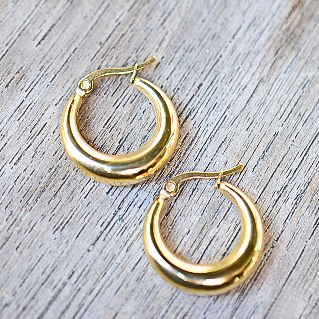 15mm Chunky clasped hoops - Gold