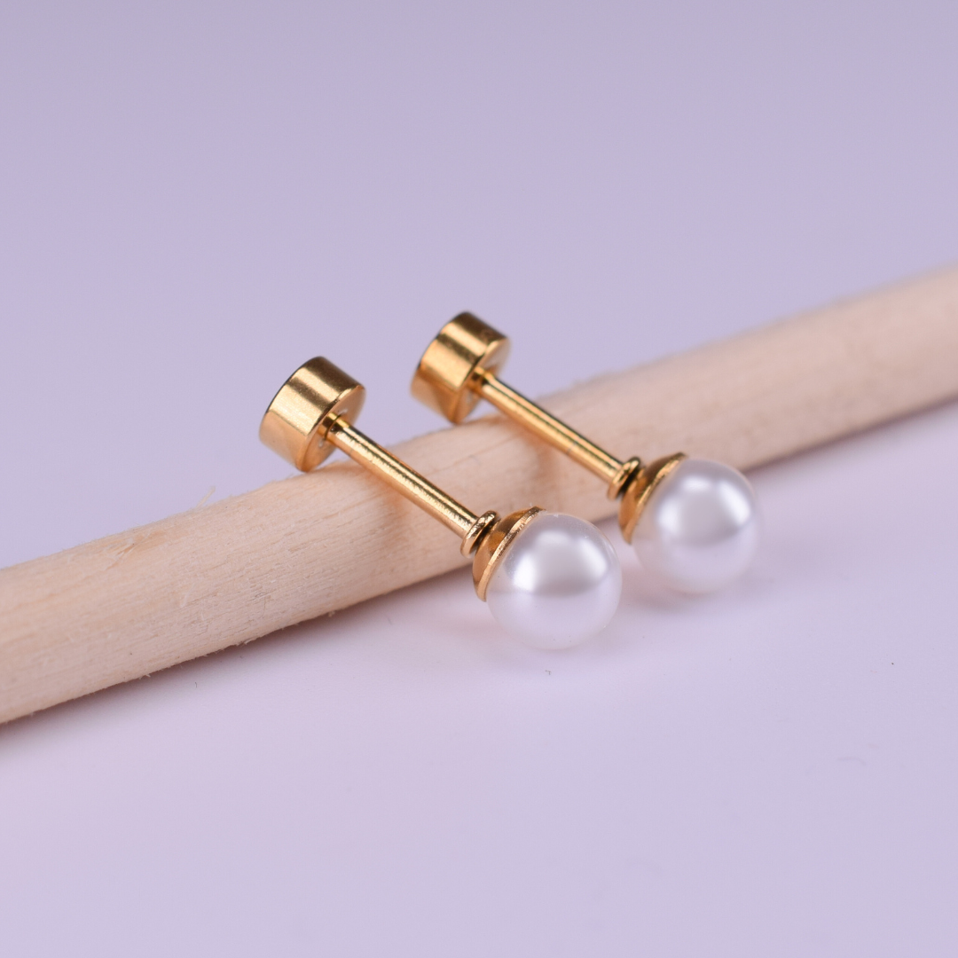 5mm Pearl studs - Gold - TheEarringCollective