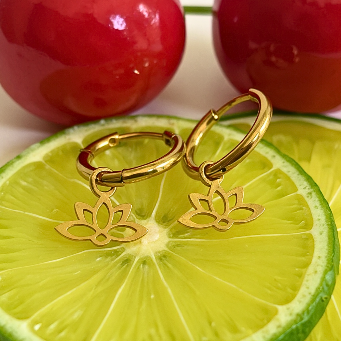 Lotus charm hoops - Gold