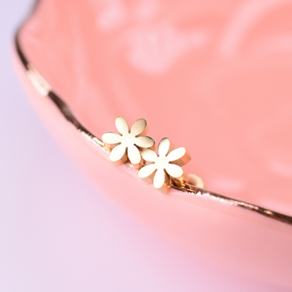 Daisy studs - Gold - TheEarringCollective