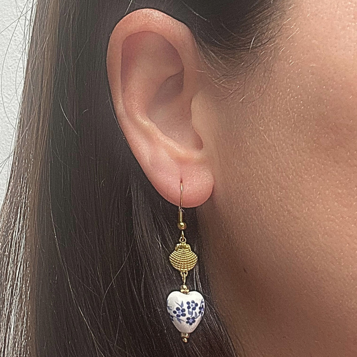 Dangled shell studs - Gold