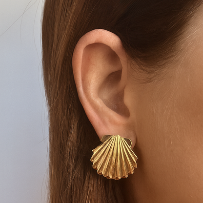 Oversized shell studs - Gold
